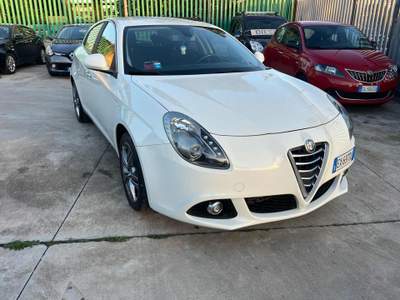 Alfa Romeo Giulietta 1.6 JTDm-2 105 CV Distinctive Bianco usata Giugliano in Campania