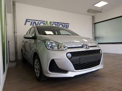 Hyundai i10 1.0 MPI 66 CV 5 porte - NEOPATENTATI Argento usata Fino Mornasco