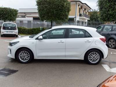 Kia Rio 1.2 MPi GPL Evolution Bianco usata Fondi