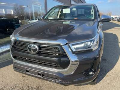 Toyota Hilux 2.4 D-4D A/T 4WD 4 porte Double Cab Executive Grigio usata Scandiano
