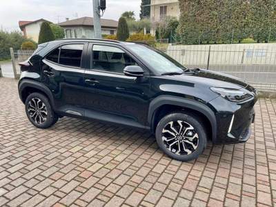 Toyota Yaris Cross 1.5 Hybrid 130 CV 5p.E-CVT Trend - KM0 Nero usata Cadrezzate con Osmate