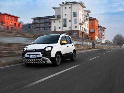 Fiat Panda 1.0 FireFly S&S Hybrid Pandina Nero usata TRECATE