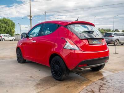 Lancia Ypsilon 1.0 firefly hybrid Silver s&s 70cv Rosso usata Ispica
