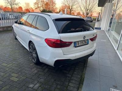 BMW Serie 5 530d d 249CV Touring Msport Bianco usata Magenta