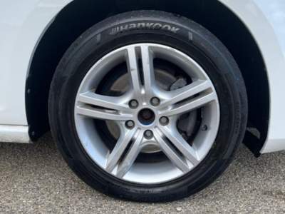 Volkswagen Golf 1.4 TGI 5p. Comfortline BlueMotion Bianco usata Capodimonte