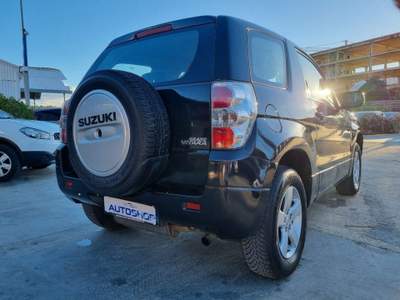 Suzuki Grand Vitara 1.9 DDiS 3 porte Nero usata Sassari