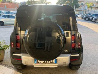 Land Rover Defender 110 3.0D I6 200 CV AWD Auto SE Nero usata Alcamo