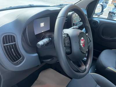 Fiat Panda NUOVA PANDA 1.0 70CV HYBRID Rosso usata Ardesio