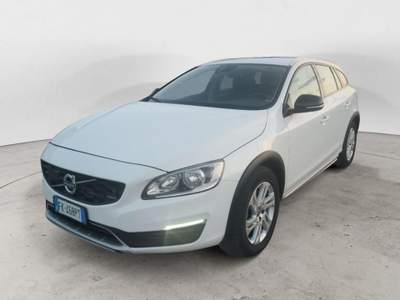Volvo V60 Cross Country D3 Geartronic Business Plus Bianco usata GIOIA TAURO
