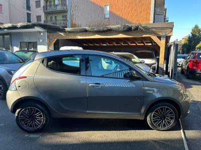 Lancia Ypsilon 1.0 FireFly 5 porte S&S Hybrid Gold *PREZZO PROMO* Grigio usata Cinisello Balsamo