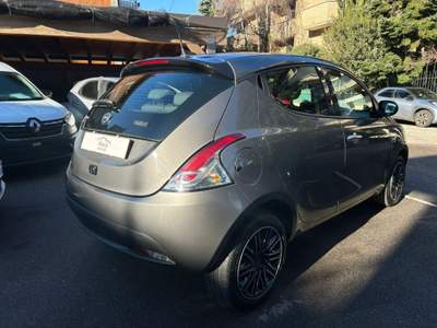 Lancia Ypsilon 1.0 FireFly 5 porte S&S Hybrid Gold *PREZZO PROMO* Grigio usata Cinisello Balsamo