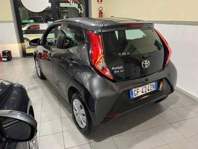 Toyota Aygo Connect 1.0 72CV 5p x-business 11.900 Grigio usata Messina