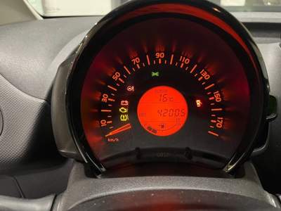 Toyota Aygo Connect 1.0 72CV 5p x-business 11.900 Grigio usata Messina