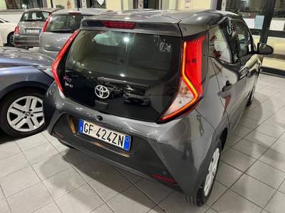 Toyota Aygo Connect 1.0 72CV 5p x-business 11.900 Grigio usata Messina