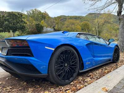 Lamborghini Aventador veicolo nuovo Blu/Azzurro usata Roma