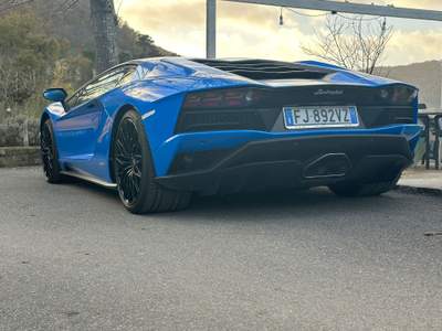 Lamborghini Aventador veicolo nuovo Blu/Azzurro usata Roma