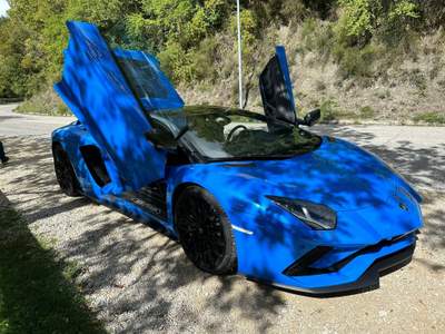 Lamborghini Aventador veicolo nuovo Blu/Azzurro usata Roma