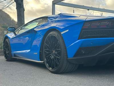 Lamborghini Aventador veicolo nuovo Blu/Azzurro usata Roma