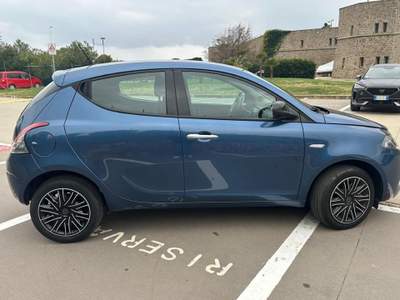 Lancia Ypsilon 1.0 FireFly 5 porte S&S Hybrid Gold Blu/Azzurro usata Civitavecchia