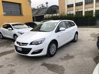 Opel Astra 1.7 CDTI 110CV Sports Tourer Business Autocarro Bianco usata San Lazzaro di Savena