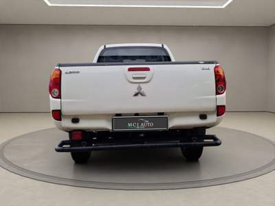 Mitsubishi L200 2.5 DI-D/136CV Club Cab Invite Bianco usata Tertenia
