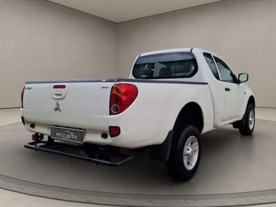 Mitsubishi L200 2.5 DI-D/136CV Club Cab Invite Bianco usata Tertenia
