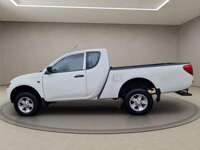 Mitsubishi L200 2.5 DI-D/136CV Club Cab Invite Bianco usata Tertenia
