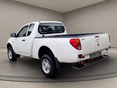 Mitsubishi L200 2.5 DI-D/136CV Club Cab Invite Bianco usata Tertenia