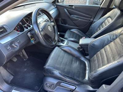 Volkswagen Passat 2.0 16V TDI . Var. Highline Nero usata Santa Maria di Licodia