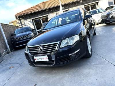 Volkswagen Passat 2.0 16V TDI . Var. Highline Nero usata Santa Maria di Licodia