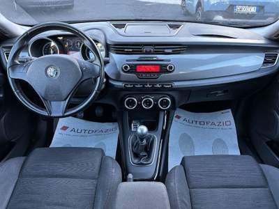 Alfa Romeo Giulietta 1.6 JTDm-2 105 CV Distinctive Nero usata Santa Maria di Licodia