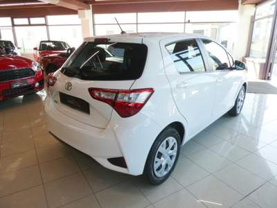 Toyota Yaris 1.0 Comfort 72 Cv 5p. my18 - OK NEOPATENTATI Bianco usata Boves
