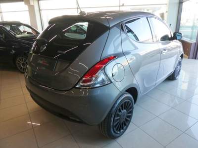 Lancia Ypsilon 1.0 hybrid 70 Cv Silver Plus - OK NEOPATENTATI Grigio usata Boves