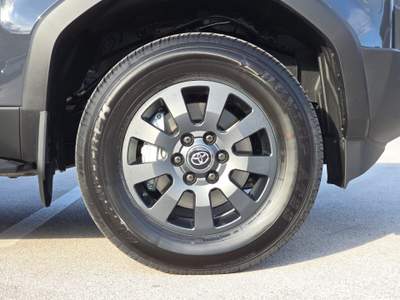 Toyota Land Cruiser 2.8 D4D A/T AWD Adventure -2502- Grigio usata L'Aquila