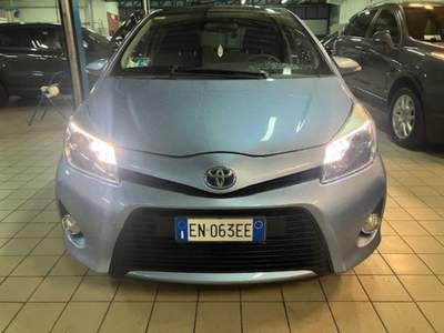 Toyota Yaris 1.5 Hybrid 5 porte Style     (Batterie nuove) Blu/Azzurro usata Cassino