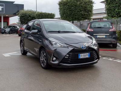 Toyota Yaris 1.5 Hybrid 5 porte Active Grigio usata Fondi