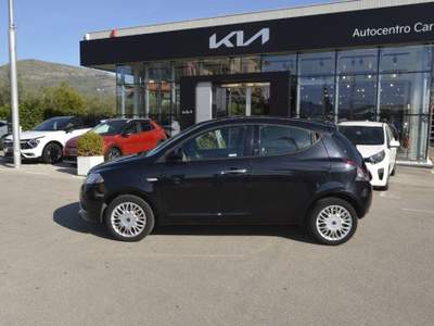 Lancia Ypsilon 1.2 69 CV 5 porte Gold Nero usata Fondi