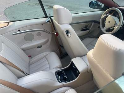 Maserati GranCabrio vettura meravigliosa , Motore Ferrari 430 Nero usata POTENZA