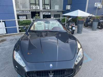 Maserati GranCabrio vettura meravigliosa , Motore Ferrari 430 Nero usata POTENZA