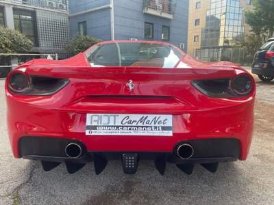 Ferrari 488 vettura tenuta maniacalmente , tagliandi ufficiali Ferrari . Rosso usata POTENZA