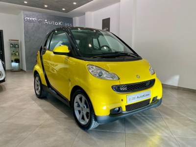 Smart ForTwo 1000 Passion Tetto-Clima-Led Giallo usata Troia