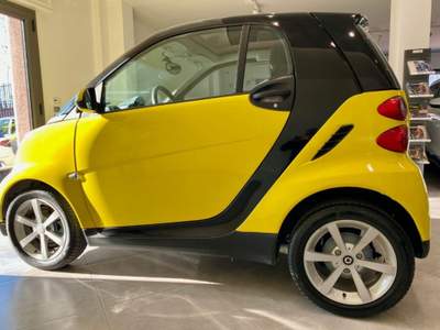 Smart ForTwo 1000 Passion Tetto-Clima-Led Giallo usata Troia