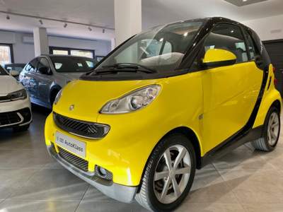 Smart ForTwo 1000 Passion Tetto-Clima-Led Giallo usata Troia