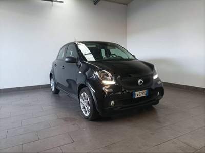 Smart ForFour 70 1.0 Passion Nero usata Magenta