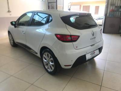 Renault Clio TCe 12V 90 CV GPL Energy Business Bianco usata Nicosia