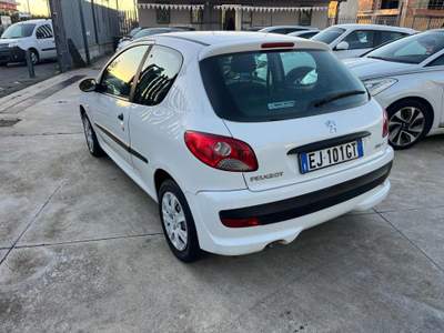 Peugeot 206 Plus 1.1 60CV 3p. Energie Bianco usata Giugliano in Campania