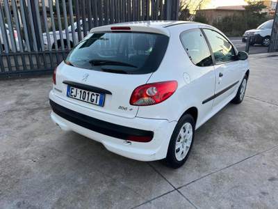 Peugeot 206 Plus 1.1 60CV 3p. Energie Bianco usata Giugliano in Campania