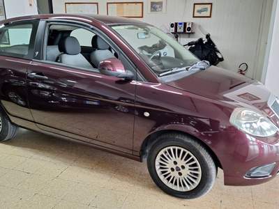 Lancia Ypsilon UNICO PROPRIETARIO Lilla usata OSTUNI