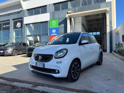 Smart ForFour 70 1.0 twinamic Passion Bianco usata Melpignano