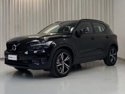Volvo XC40 B4 AWD Geartronic R-design Nero usata Saronno